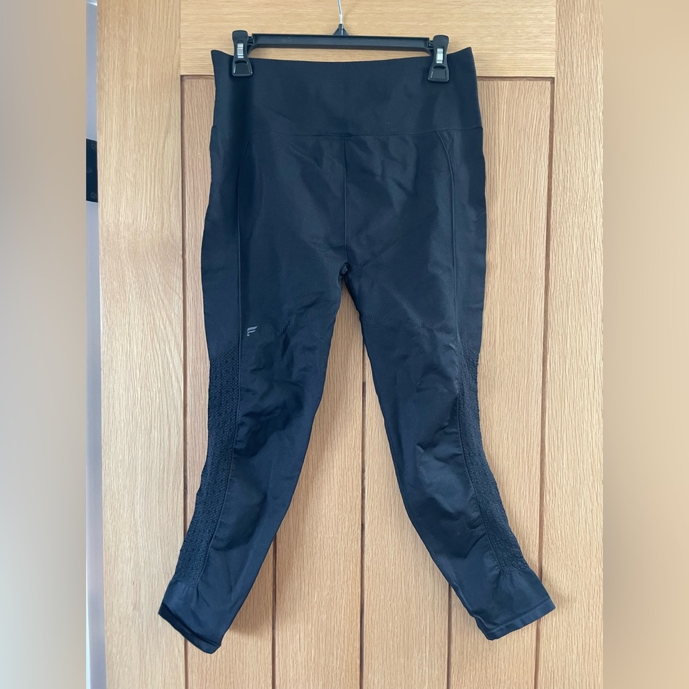Fabletics SYNC HIGH-WAISTED PERFORATED 7/8 leggings, NWT